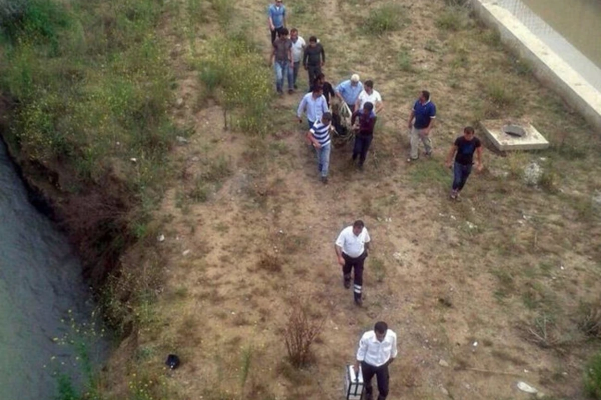 Bacısını qaçıran dayısı oğlunu öldürdü, körpüdən atdı - 16 il cəza verildi