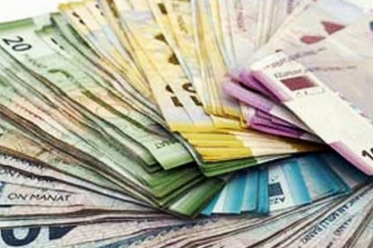 Manat üçün təhlükəli aylar: dollar hansı ayda bahalaşacaq?