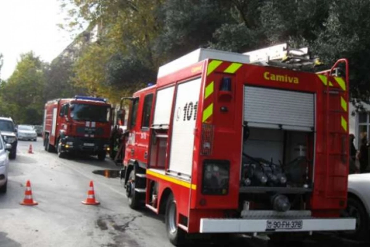 Sumqayıtda yataqxanada yanğın olub, sakinlər təxliyə edilib