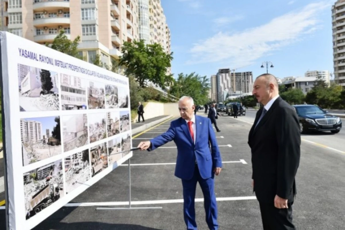 Prezident Yasamal rayonunda yeni salınan parkda (FOTO)