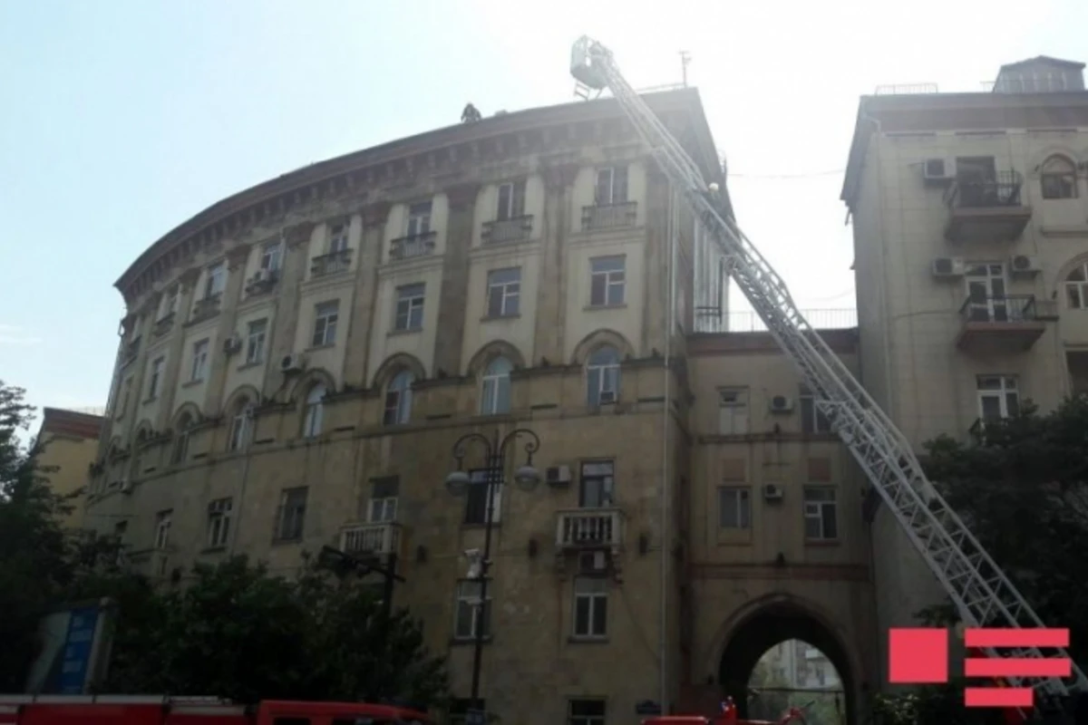 Bakıda yaşayış binasında baş verən yanğın söndürülüb