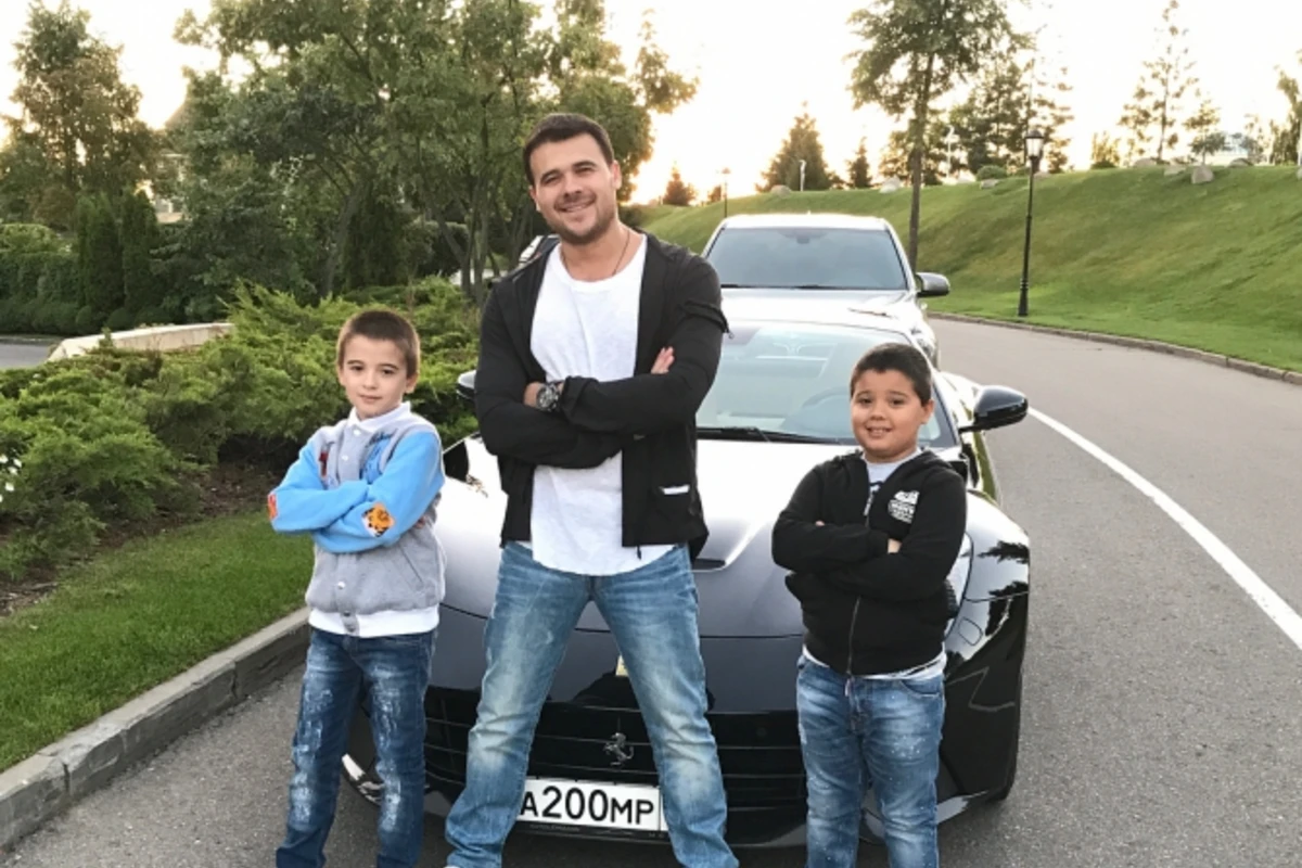 Emin Ağalarov övladları ilə göl kənarında (FOTO)