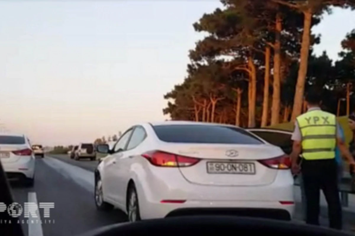 Bakıda yol qəzası baş verdi, böyük tıxac yarandı