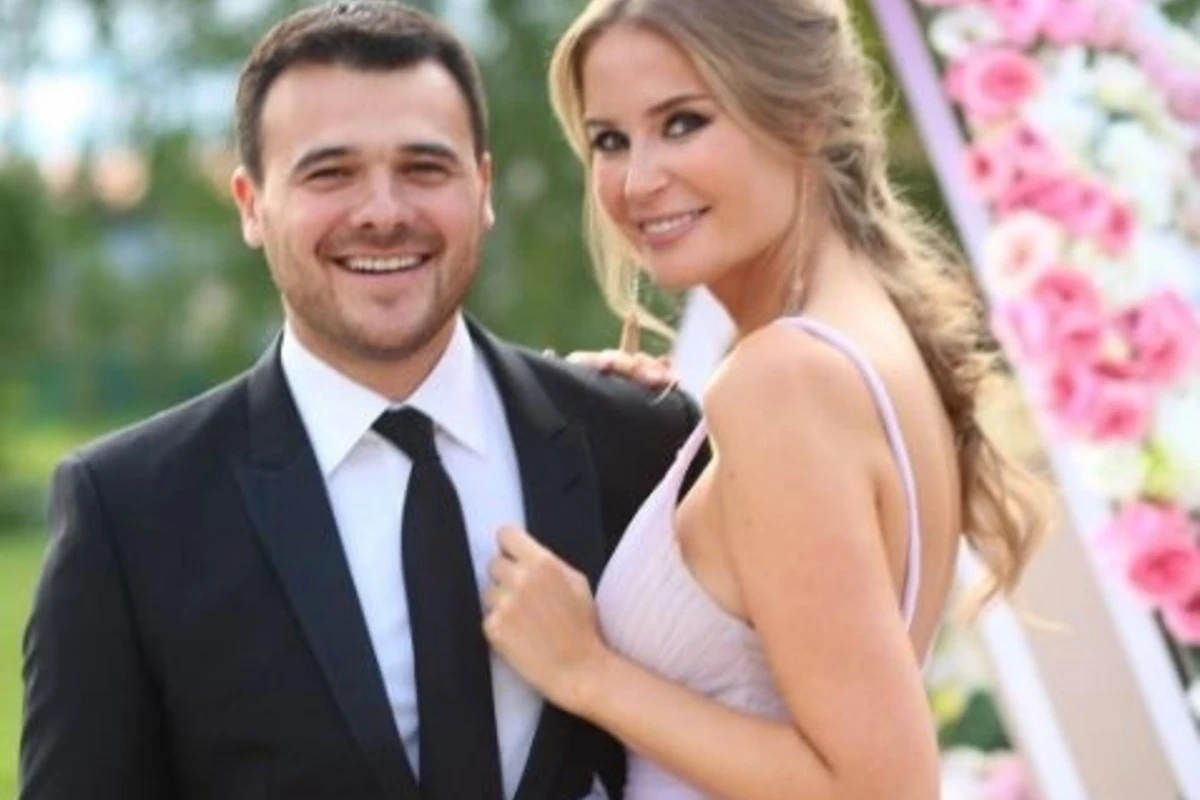 Emin Ağalarov sevgilisini belə təbrik etdi (FOTO)