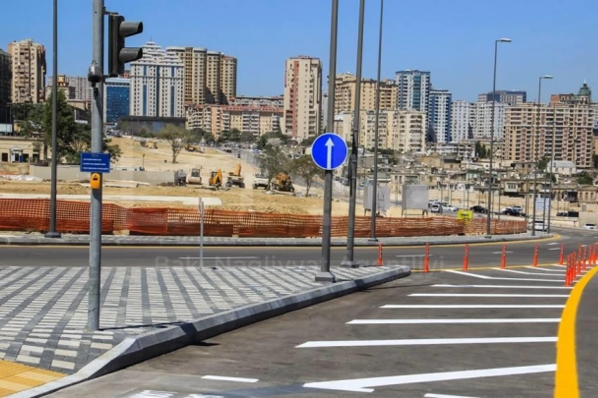 Bakıda ilk dəfə təkrəngli işıqforlar quraşdırılıb (FOTO)