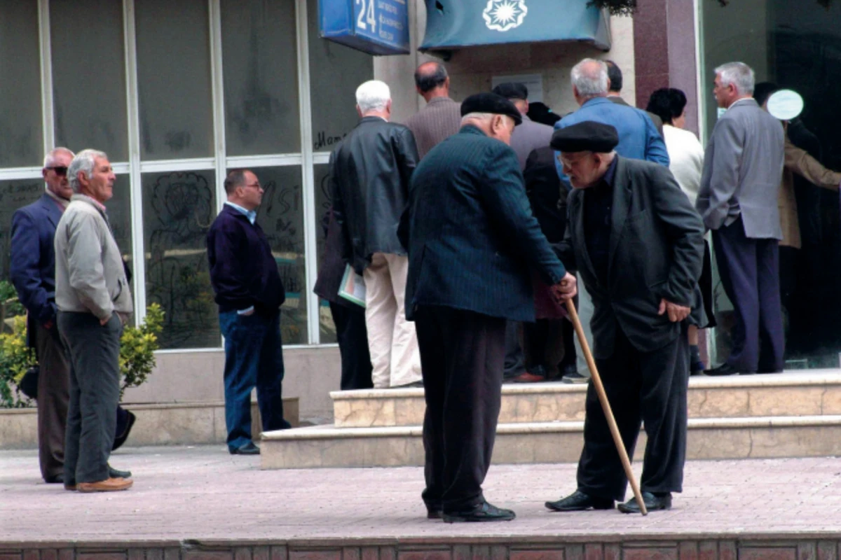 Pensiyaçıların pulunu oğurlayan 27 yaşlı gənc həbs edildi (VİDEO)