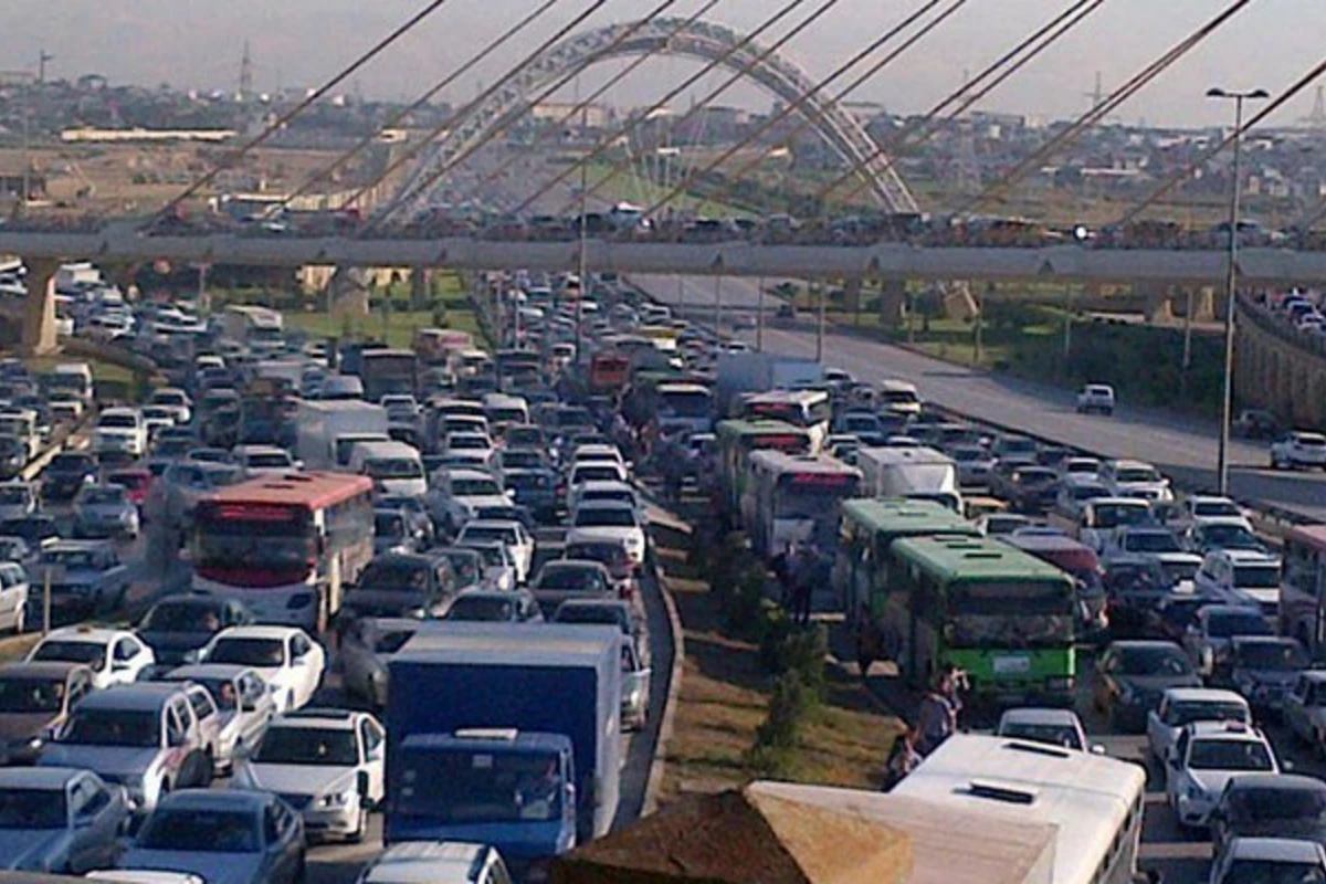 Bakıda böyük tıxac yaranıb