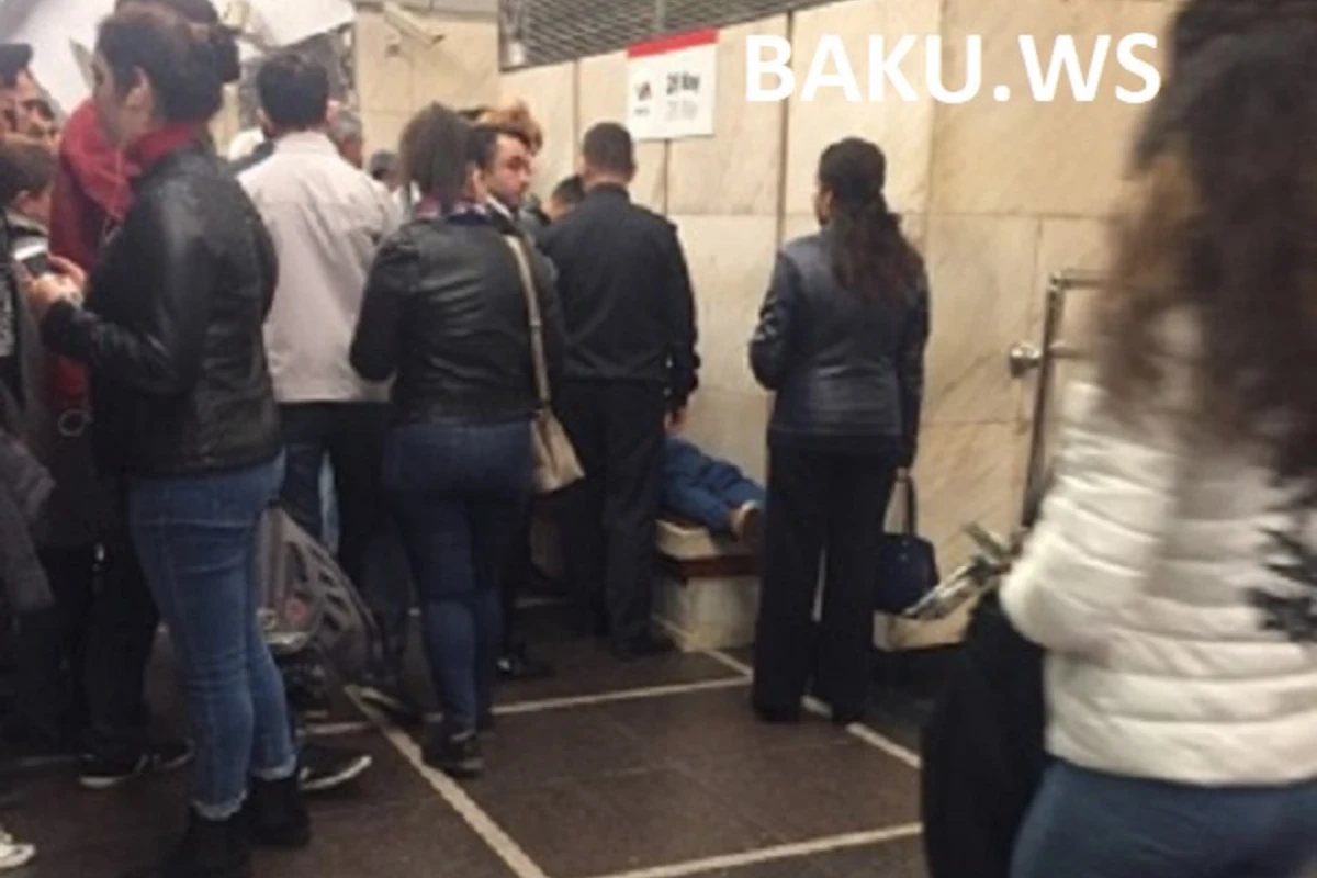 Bakı metrosunda gənc oğlanın ürəyi getdi