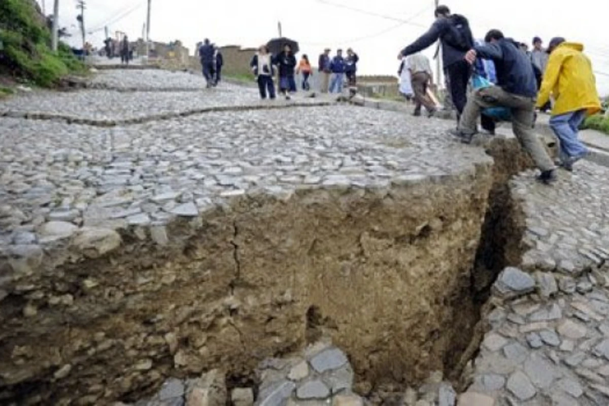 Bakıda insan həyatı üçün təhlükəli olan ərazilər açıqlandı (SİYAHI, FOTO)