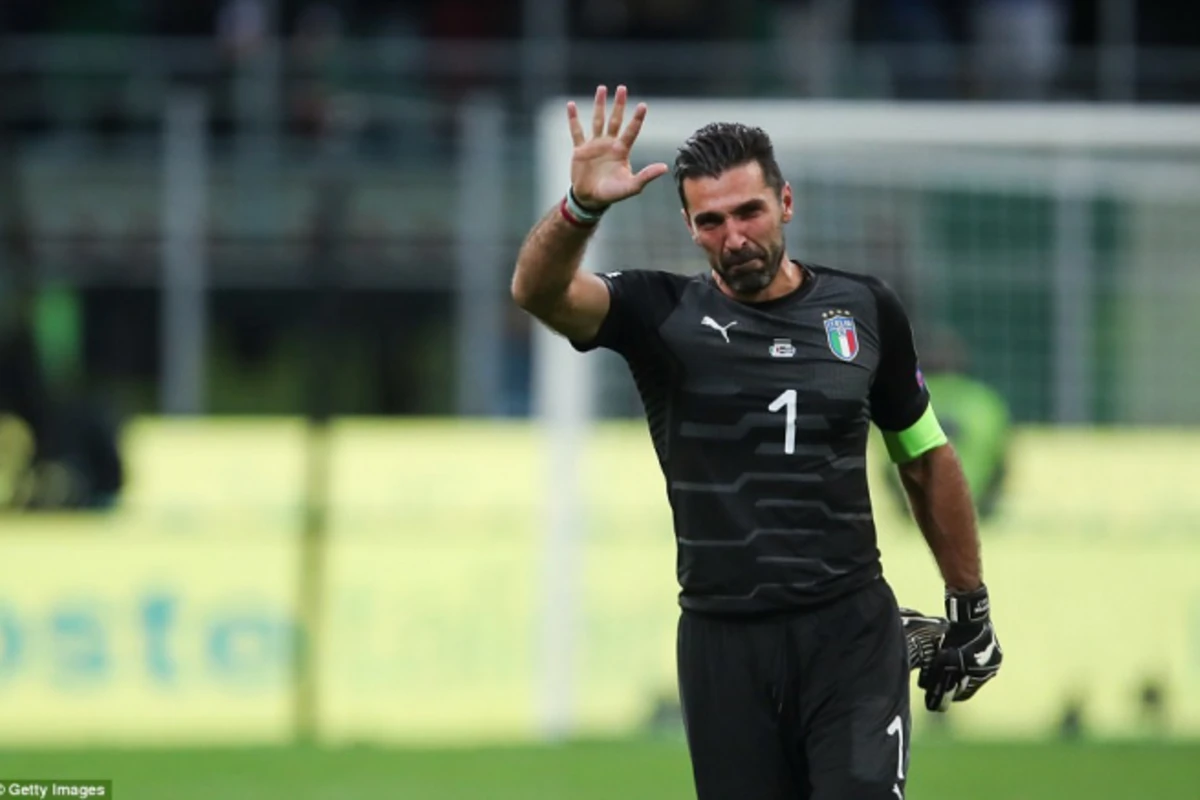 Buffon göz yaşlarını saxlaya bilmədi: Məni bağışlayın (VİDEO)