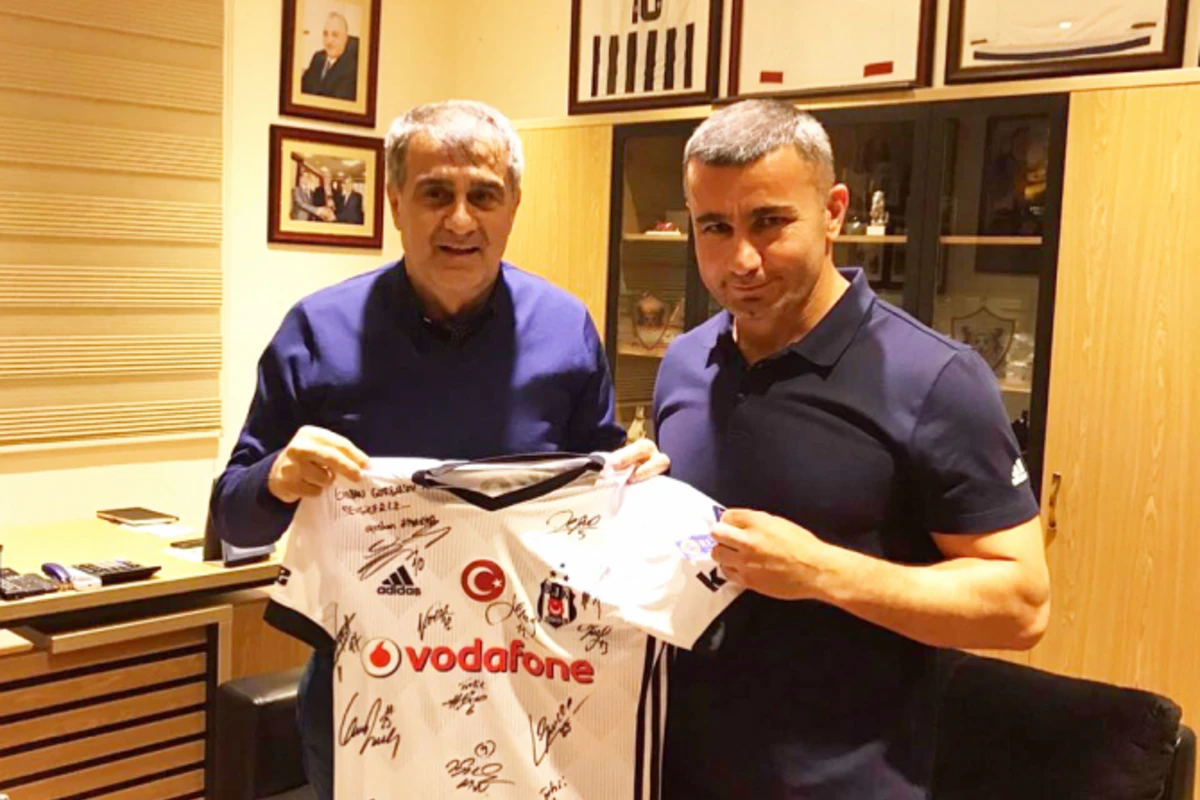 Beşiktaşdan Qurban Qurbanova özəl hədiyyə - Şenol Günəş şəxsən təqdim etdi (FOTO)