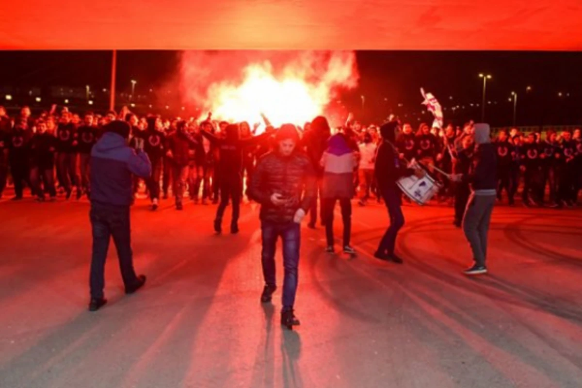 İngilis azarkeşlər Bakıya gəlmələrinə peşman oldular – VİDEO