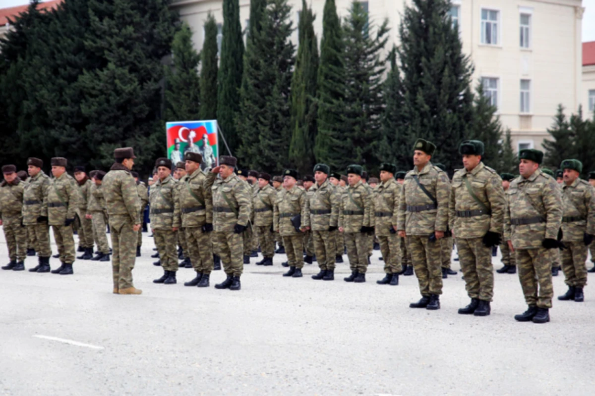 Azərbaycan ordusunun rəhbərliyi toplandı (FOTO)