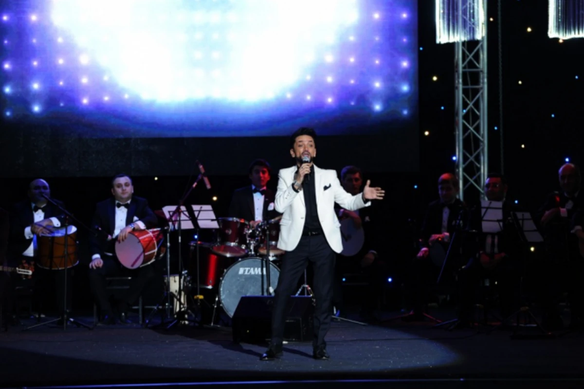 Faiq Ağayevin səhnə fəaliyyətinin 30 illiyinə həsr olunan konsert keçirilib