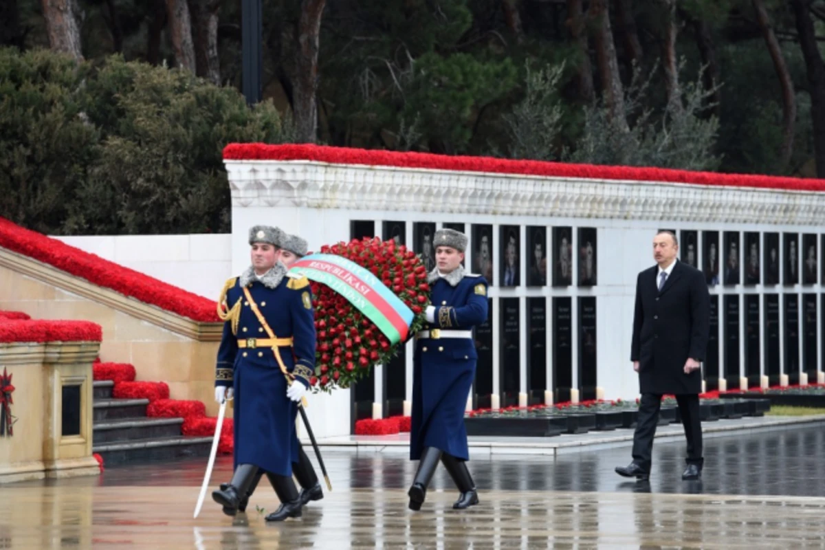 Azərbaycan Prezidenti İlham Əliyev 20 Yanvar şəhidlərinin əziz xatirəsini yad edib