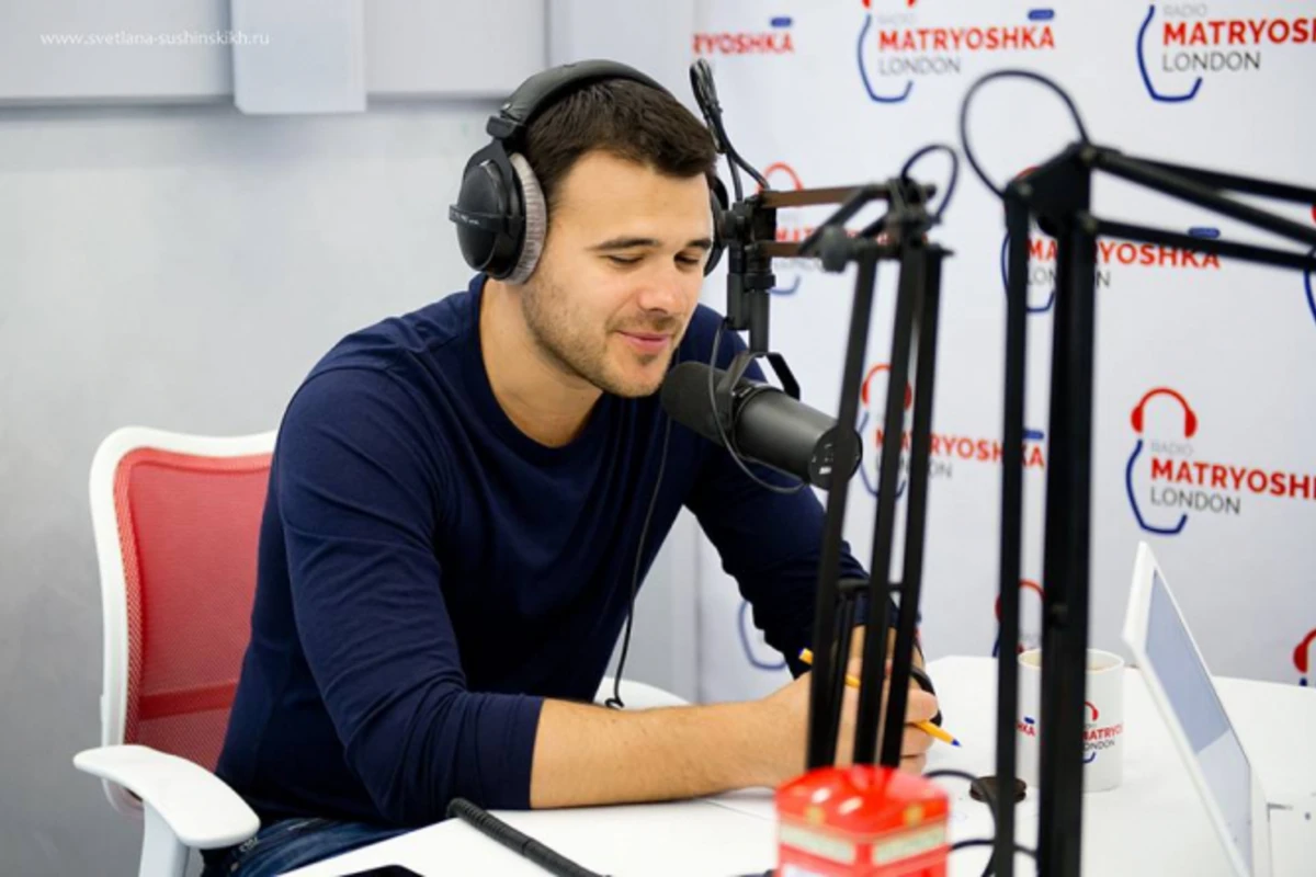 Emin radiostansiya aldı