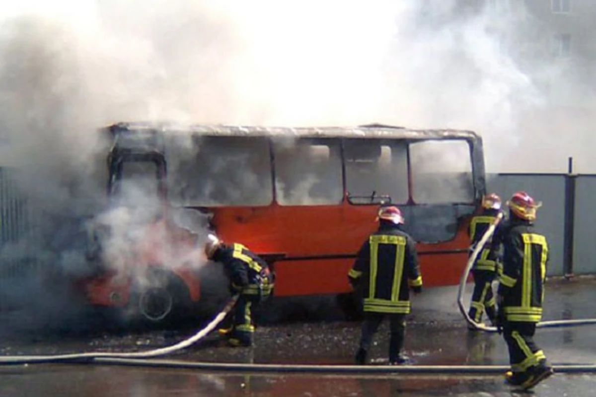 Bakıda içi sərnişin dolu avtobusda yanğın