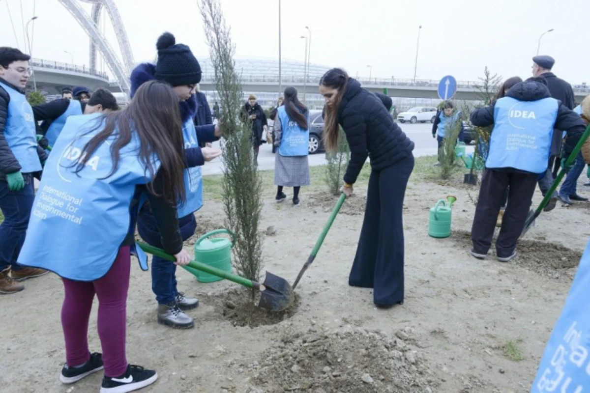 Leyla Əliyeva Xocalı ilə bağlı aksiya keçirdi (FOTO)