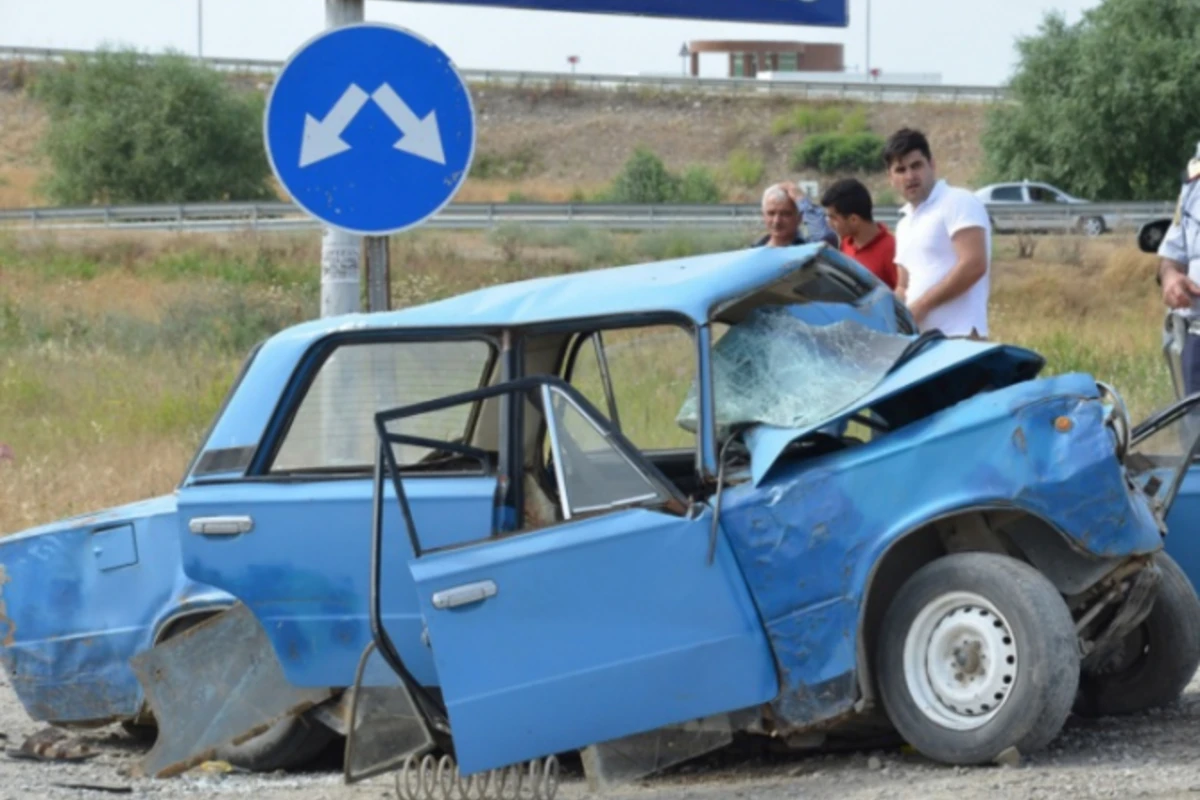 Bakıda iki avtomobil toqquşub, 7 nəfər xəsarət alıb