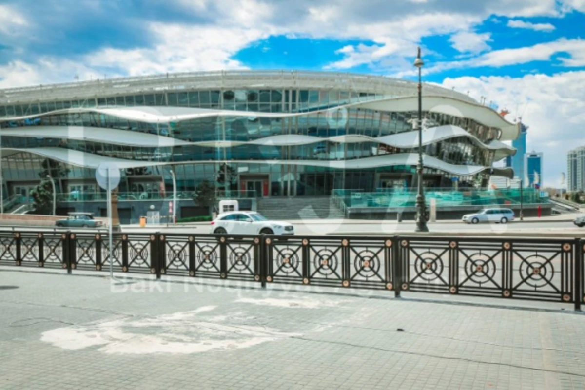 “Koroğlu” metro stansiyası qarşısında avtobus dayanacağı ləğv edilir (FOTO)