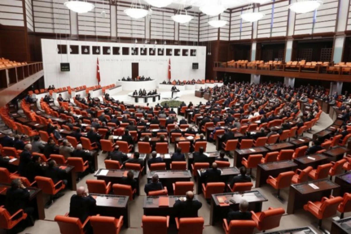 Türkiyədə növbədənkənar prezident və parlament seçkilərinin tarixi açıqlandı