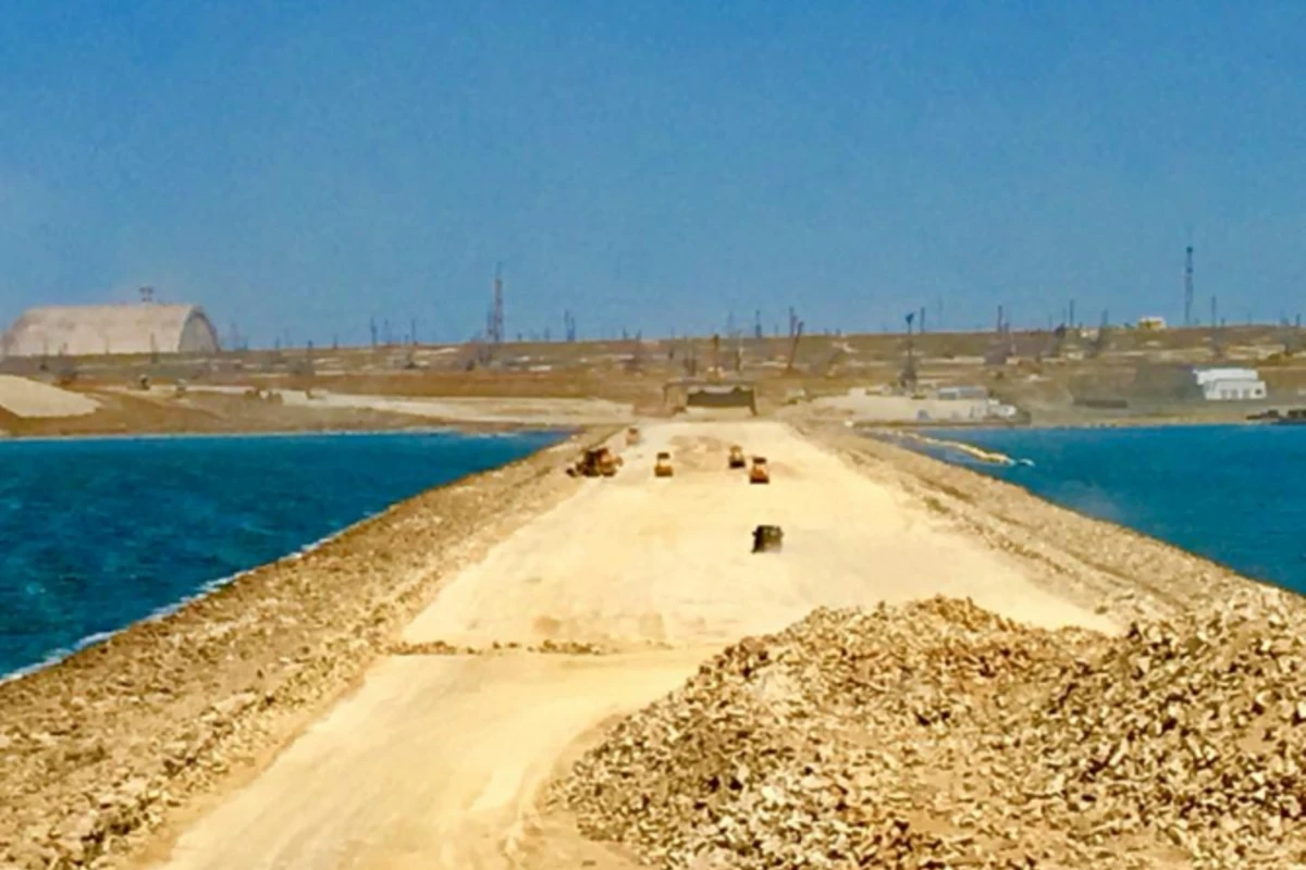 Bakıda böyük əhəmiyyətli yeni avtomobil yolu salınır (FOTO)