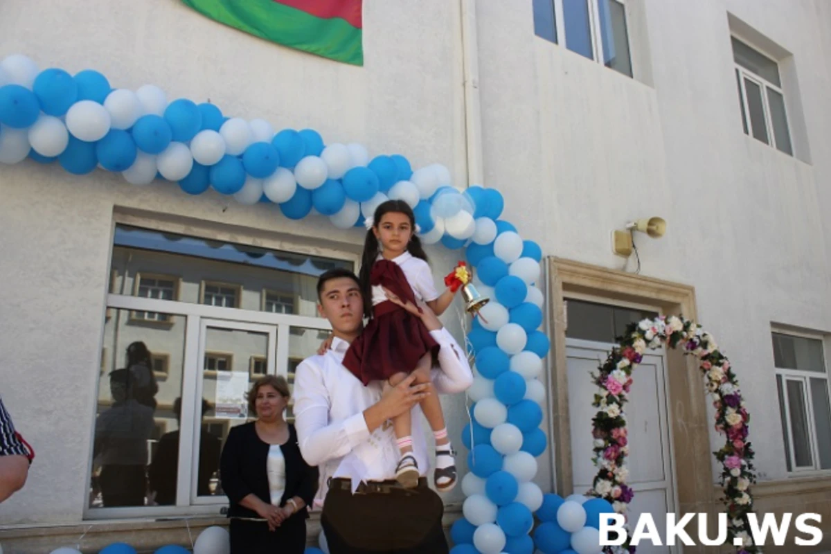 Bakıda “Son zəng” çalındı - VİDEO