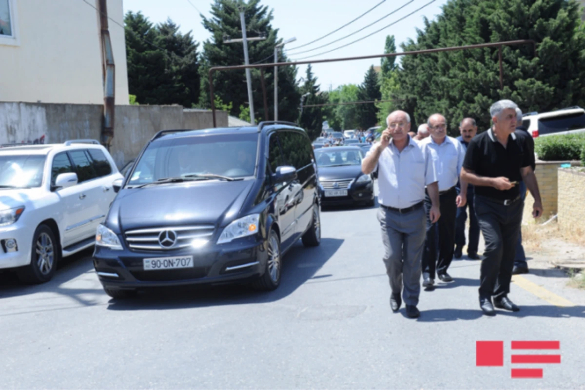 Nazir Yavər Camalov oğlunun yanında dəfn olundu - FOTO