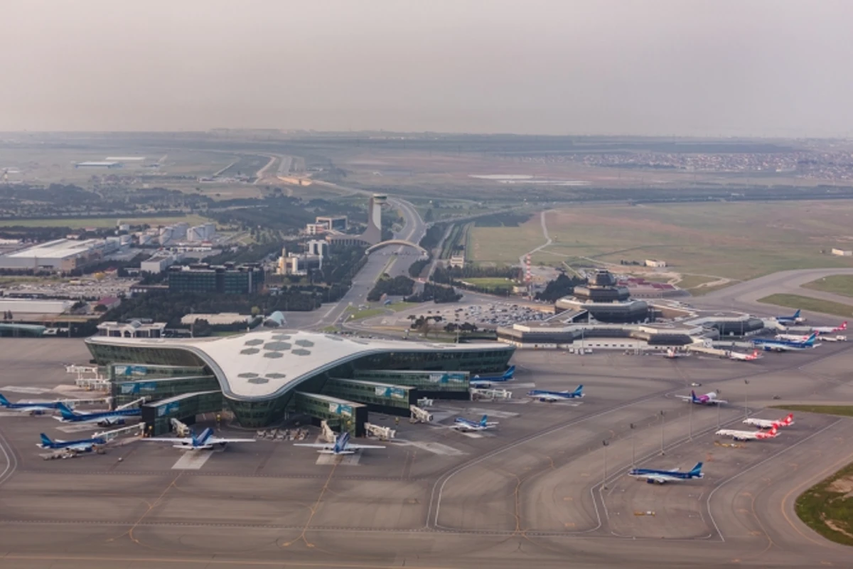 Heydər Əliyev Beynəlxalq Aeroportu ilk altı ay ərzində təqribən iki milyon sərnişinə xidmət göstərib