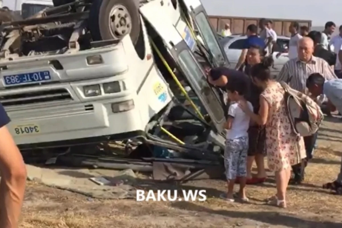 Bakıda dəhşətli avtobus qəzasında 17 nəfər yaralanıb (YENİLƏNİB) – VİDEO