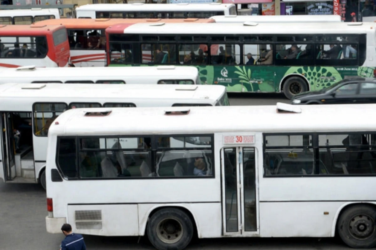 Bakıda avtobusda biabırçılıq – sürücü ilə sərnişin əlbəyaxa oldu – RƏSMİ AÇIQLAMA