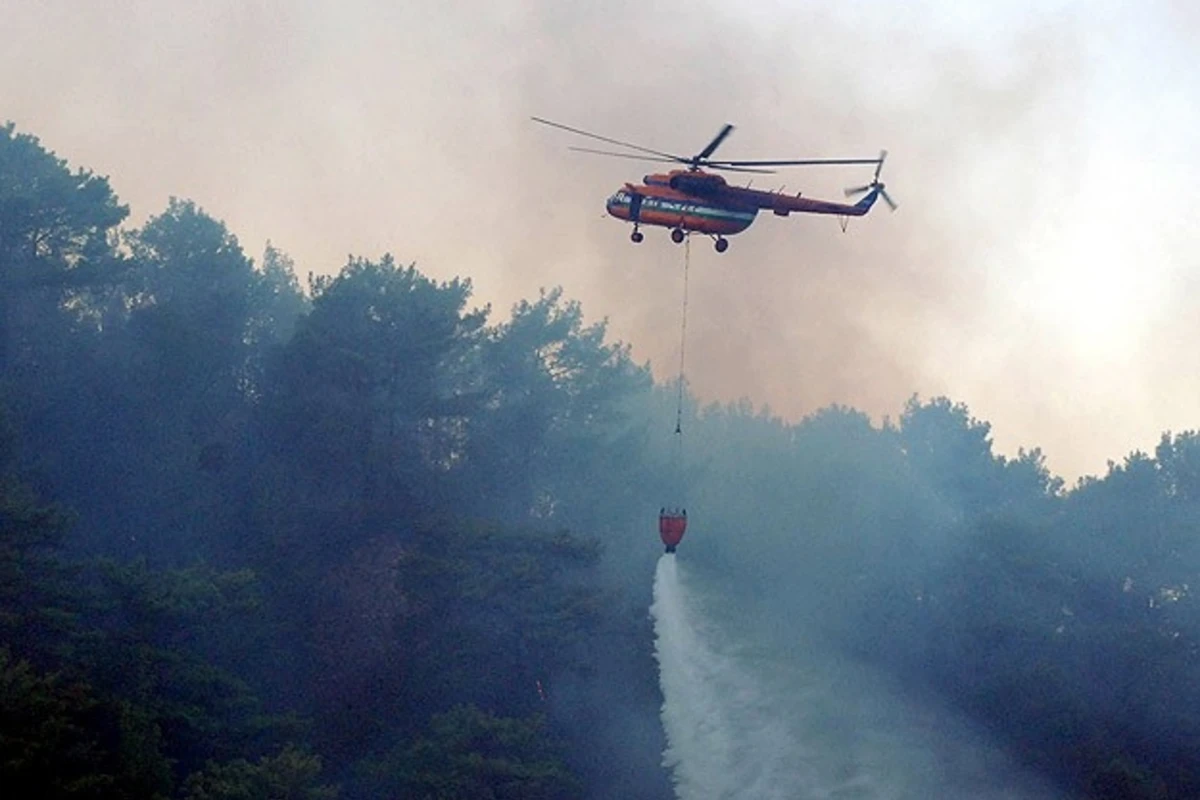 Azərbaycanın ən əhəmiyyətli yollarından birində yanğın başladı: Helikopter havaya qalxdı