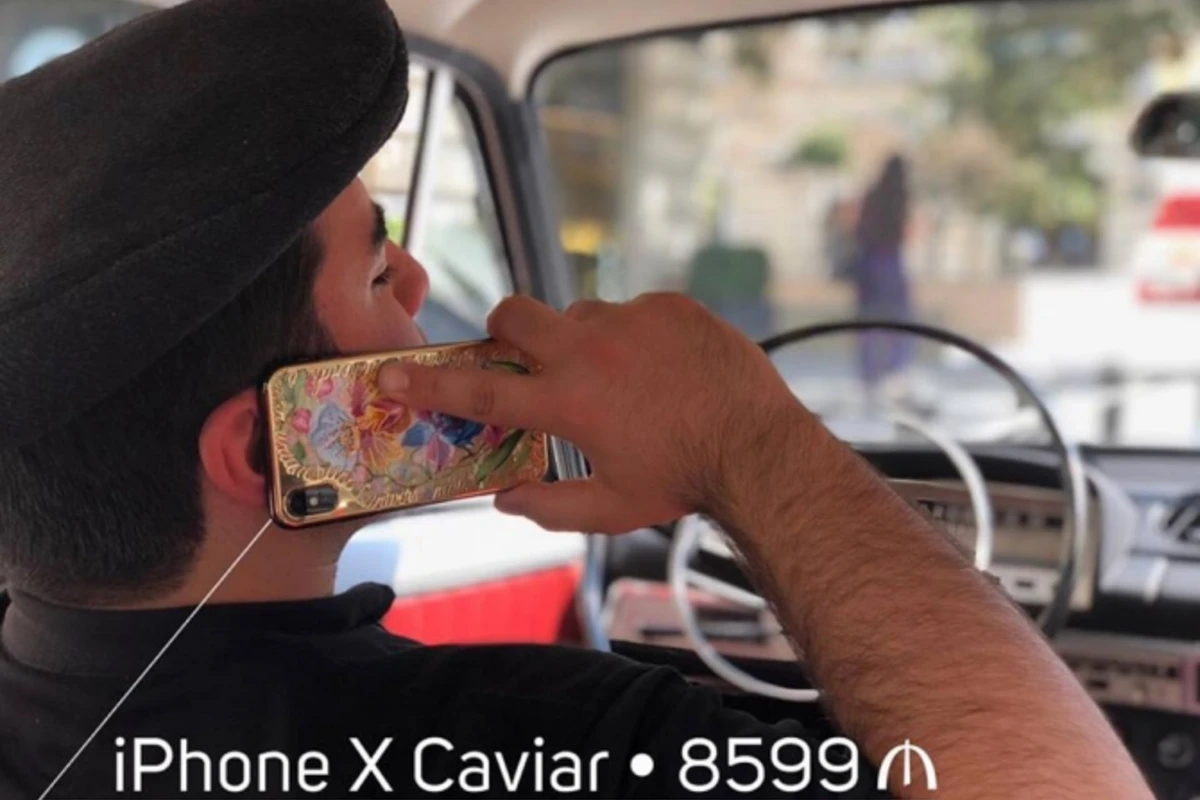 Bakıda 8599 manata qızıldan iPhone X satılır (VİDEO)