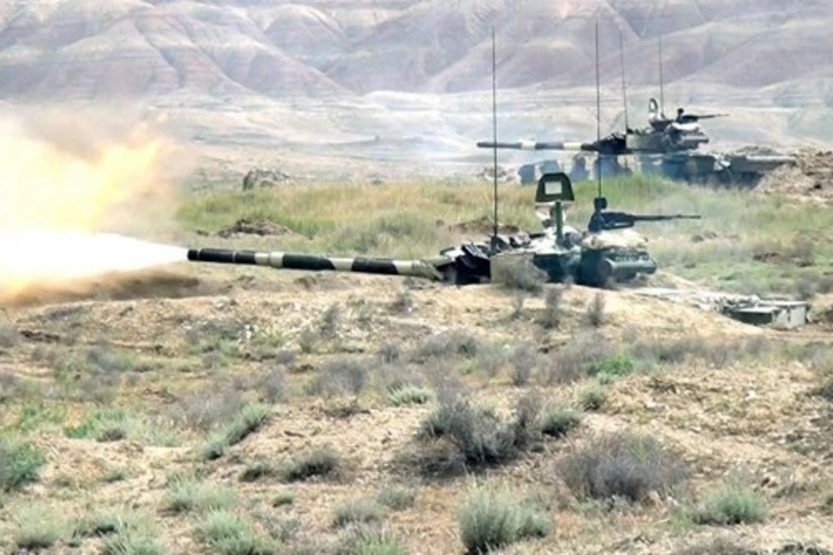 Tank bölmələri intensiv döyüş hazırlığında  FOTO