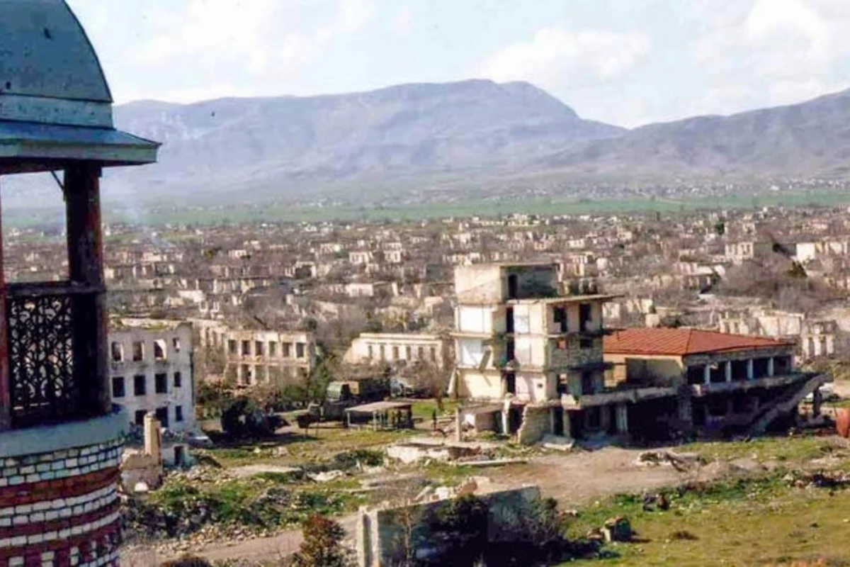 Gürcüstanın vasitəçiliyinin əleyhinə olan iki güc var – Kreml və “Qarabağ klanı”