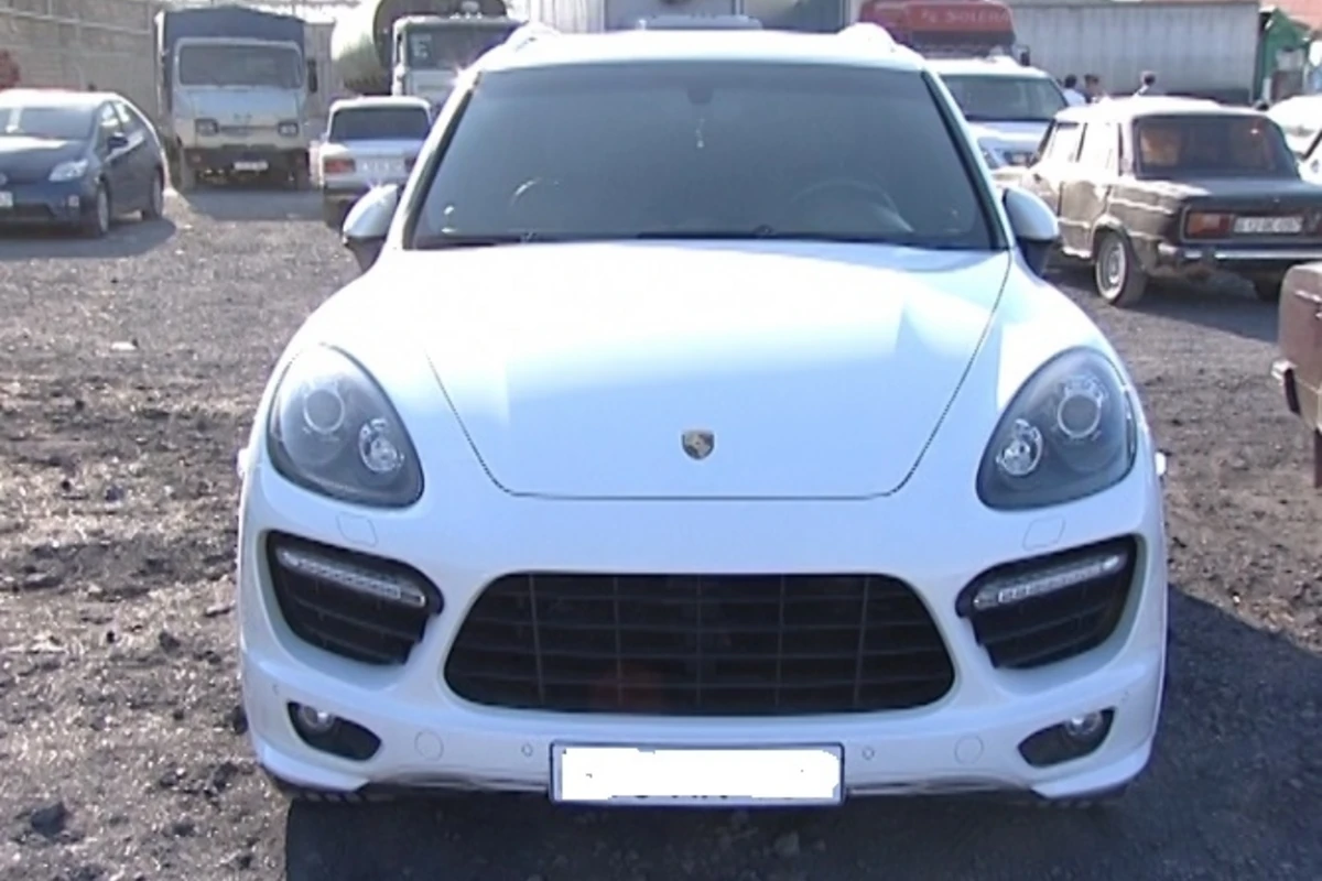 Bakıda Porsche və “Niva” ilə “avtoş”luq edənlər tutuldu – VİDEO