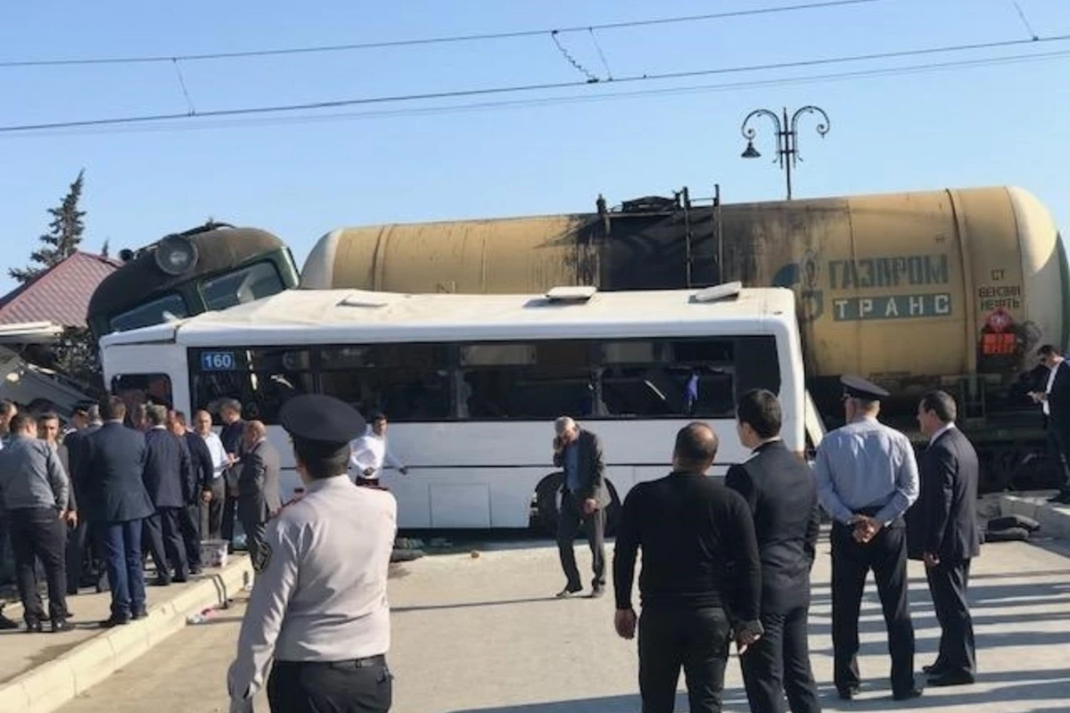 Ağır qəza törədən avtobus sürücüsü narkoman çıxdı - Həbsdə də olub