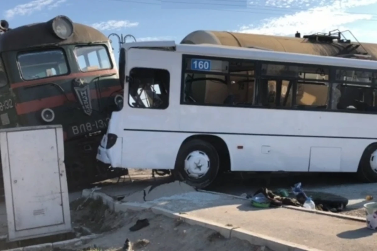 Bakıda qatarla avtobusun toqquşması zamanı xəsarət alanlardan daha 1 nəfər öldü