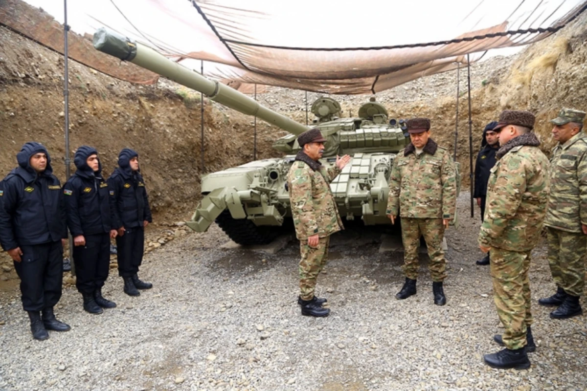 Müdafiə naziri cəbhəboyu zonada yerləşən tank hərbi hissəsinin açılışında iştirak edib - VİDEO/FOTO