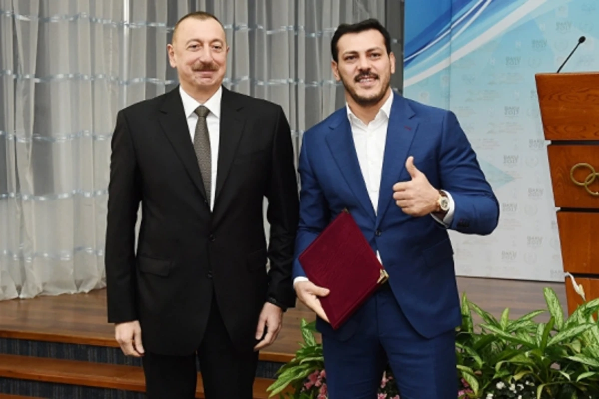 Prezident və xanımından Zabit Səmədova jest (FOTO)