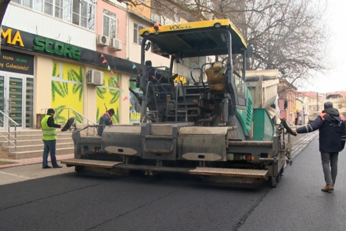 Bakının böyük rayonunda yollar təmir olunur – VİDEO