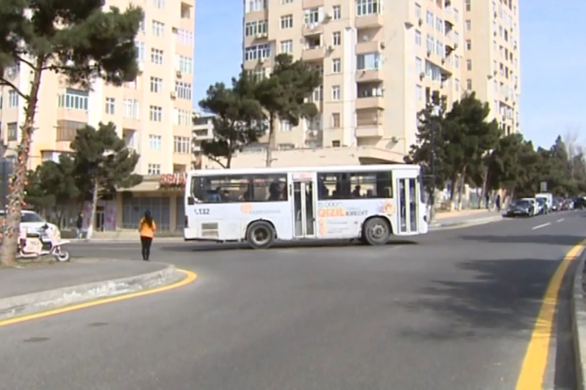 Bakıda avtobus sürücüsündən kobud qayda pozuntusu – VİDEO