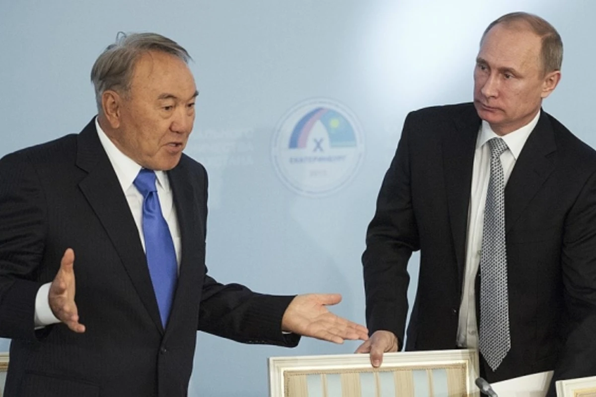 Nazarbayev istefa verməzdən əvvəl Putinlə söhbətləşib - VİDEO