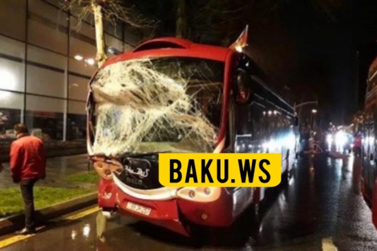 İki Bakubus avtobusu bir-birinə girdi – FOTO