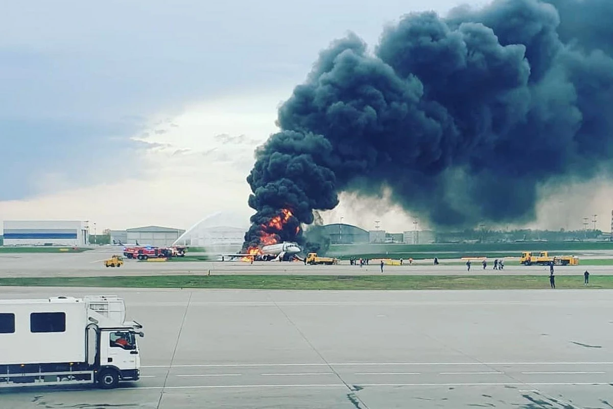 “Şeremetyevo”da yanan təyyarənin içərisindən çəkilmiş dəhşətli anlar  - VİDEO