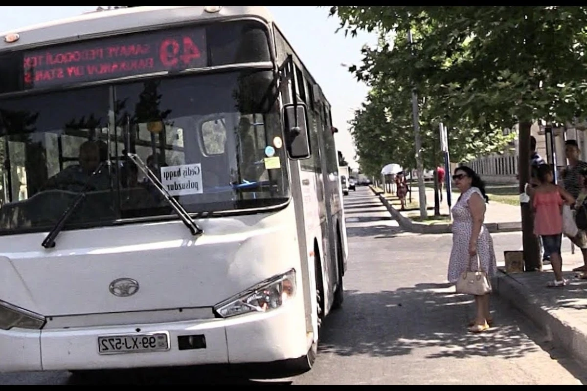 Bakıda avtobusda biabırçılıq  - VİDEO