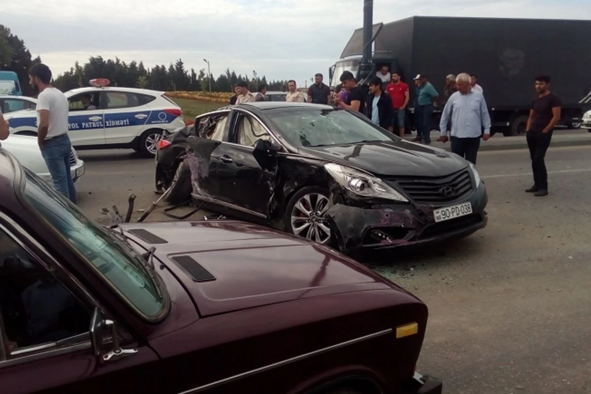 Sumqayıtda marşrut avtobusu  “Hyundai”la toqquşub - xəsarət alanlar var - VIDEO