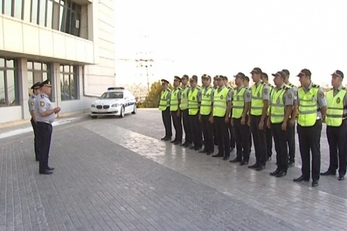 Yol polisi Bakıda reyd keçirib, 60-dan çox sürücü cərimələnib - FOTO