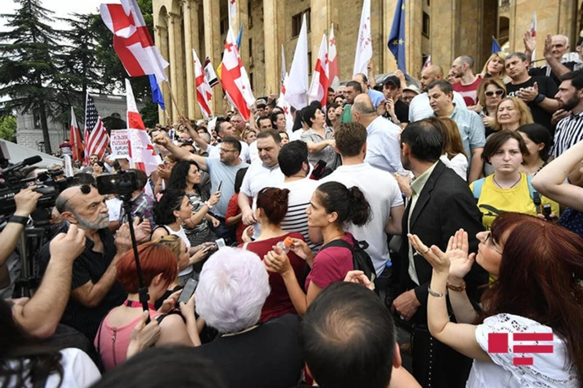 Gürcüstanda etiraz aksiyasının miqyası genişlənir - FOTO