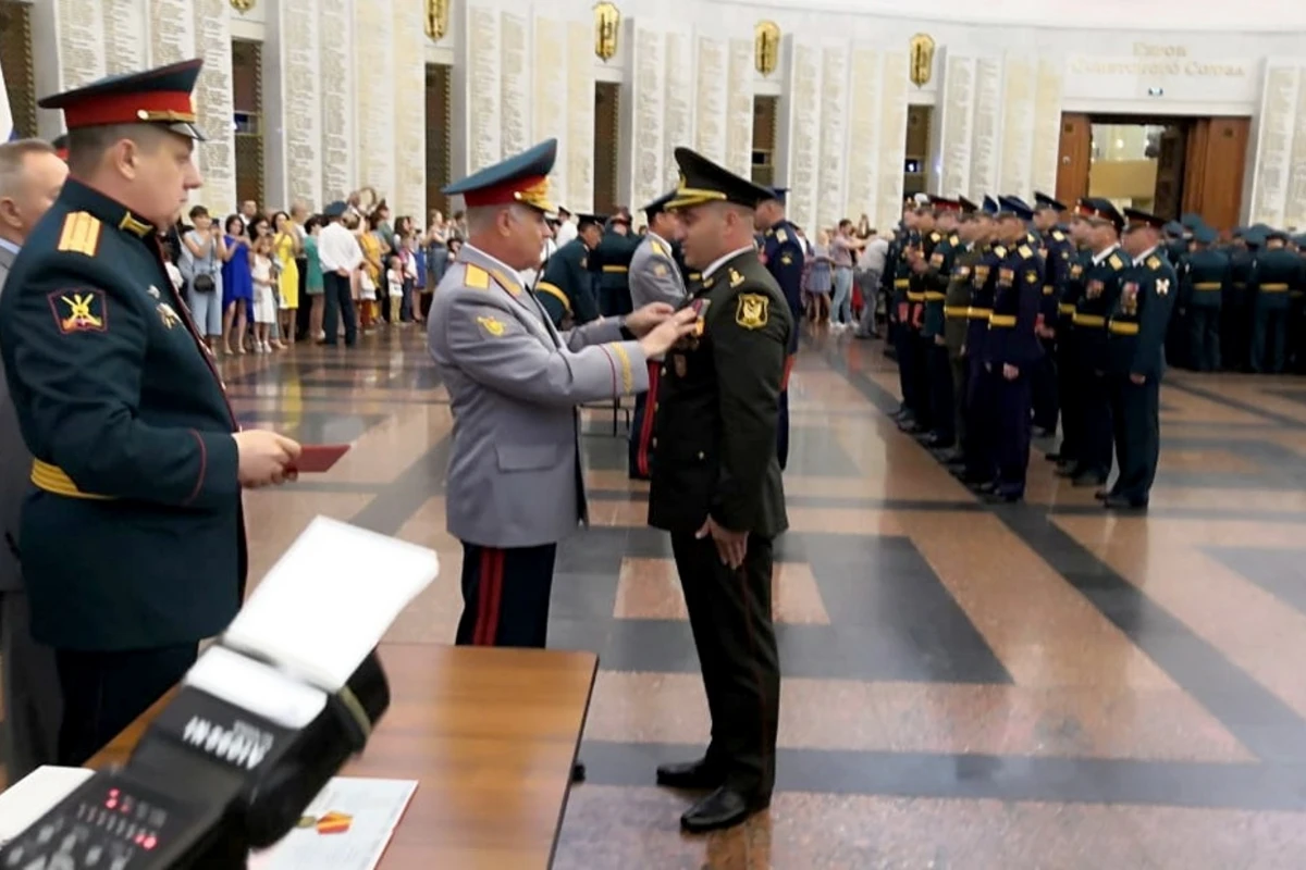 Azərbaycan zabiti Rusiyada akademiyanı qızıl medalla bitirdi - FOTO